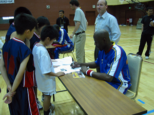 �o�X�P�E�h���[���E�~���[�W�A�� in TAKIKAWA